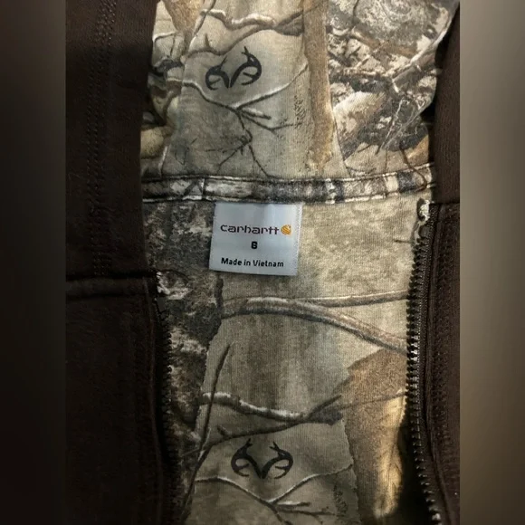 Size 6 boy carheart jacket - Picture 3 of 3